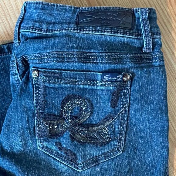 Seven7 Women skinny jeans size 8
Fancy back pocket design 
28.5” inseam
5” cuff - Picture 6 of 10